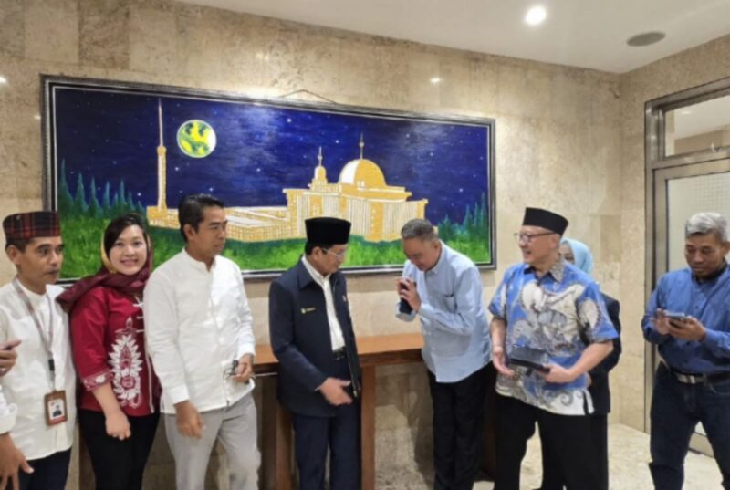 Ketua Umum Paguyuban Sosial Marga Tionghoa Indonesia (PSMTI) Wilianto Tanta silaturahmi dengan Menteri Agama RI Prof. Dr. KH. Nasaruddin Umar, Jakarta, Jumat (24/1/2025). (Dok. PSMTI)