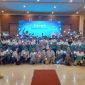  Petani semi serius memindai QR Code SETIA, jadi #jaga panen tanpa khawatir produk palsu. (Dok. Syngenta Indonesia)